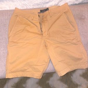 🌺3 for $20 sale🌺 Mens Abercrombie and Fitch A&F khaki shorts size 32 🩳